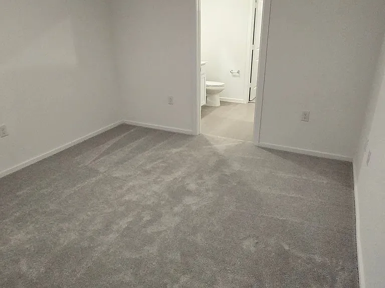 MASTER ROOM