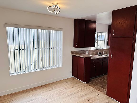 5th image of 1433 N Fuller Ave #4