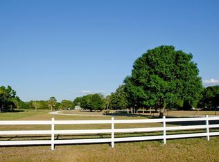 1542 Fox Creek Dr, Sarasota, FL 34240