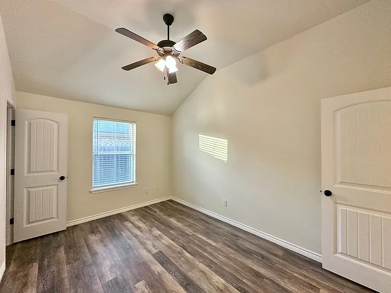 507 Sladecek Dr — Photo 17