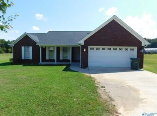 261 Laid Back Ln, Hazel Green, AL 35750