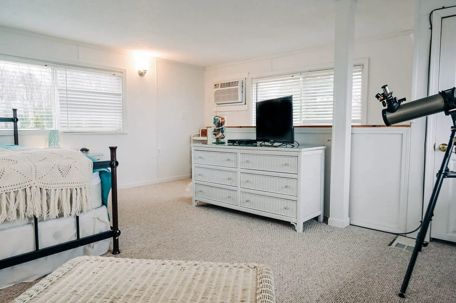 1 bed, 1.0 bath, 645 sqft, $1,056 — Photo 1