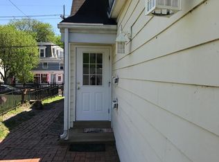 48 W Broad St APT 1, Hopewell, NJ 08525