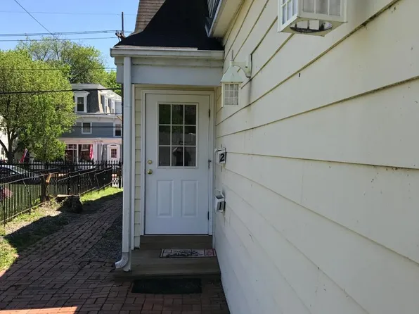 48 W Broad St APT 1, Hopewell, NJ 08525