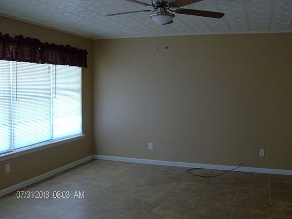 5th image of 604 NW 12th Pl