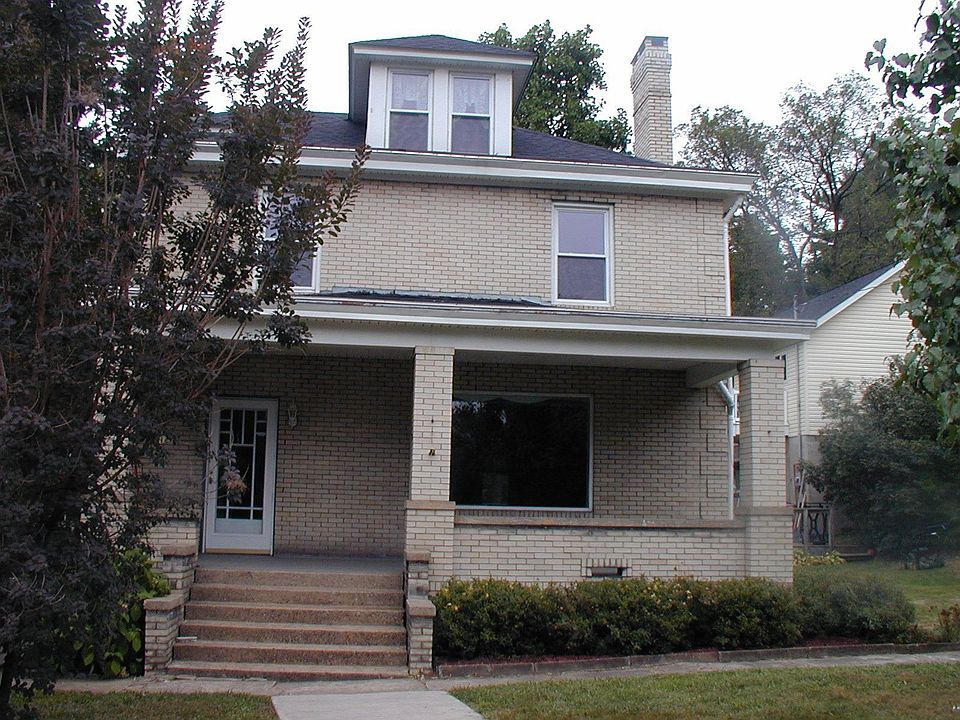 2 Story Brick 4 BR 1.5 Bath