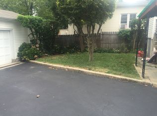 10 White Stone Pl #1, New Rochelle, NY 10801