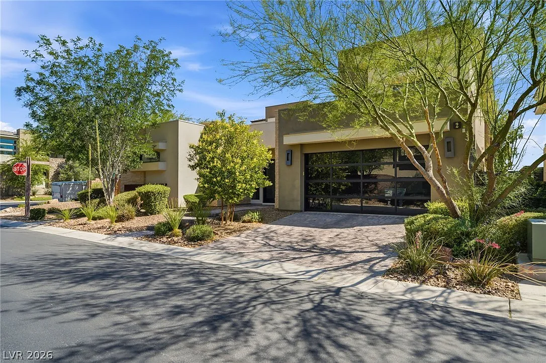 4 bed, 4.5 bath, 3776 sqft, $10,900 — Photo 1