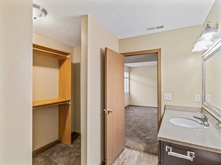 2916 W Arlington St — Photo 21