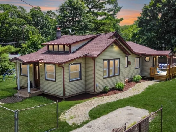 32 Center St, Mount Olive Twp., NJ 07828