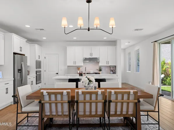 1989 W HIDE Trail, Phoenix, AZ 85085