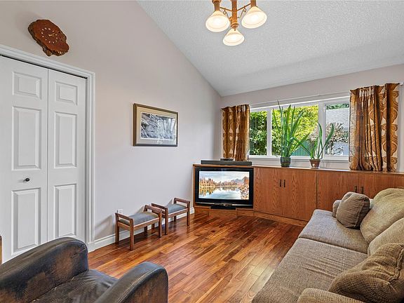 5th image of 619 Johnstone Rd