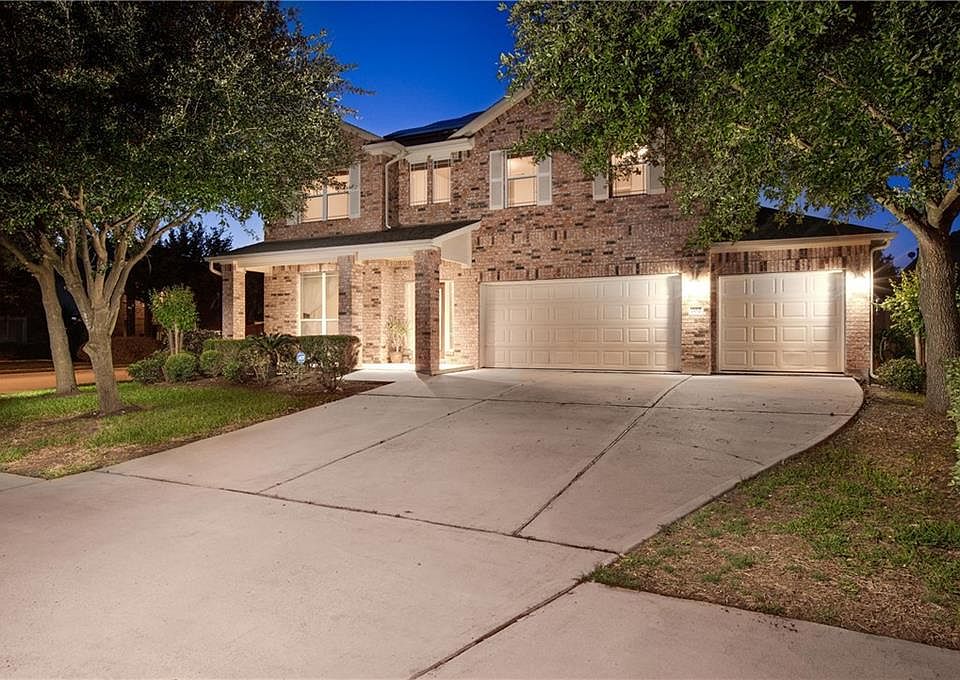 1st image of 702 Green Vista Ct