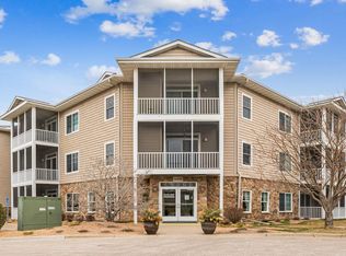 110696 Village Rd UNIT 203, Chaska, MN 55318