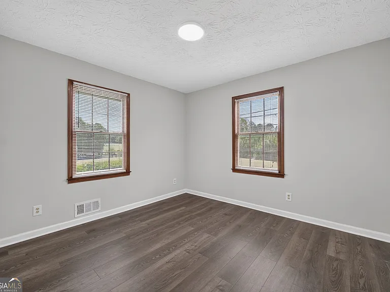 2591 Doc Hughes Rd — Photo 29
