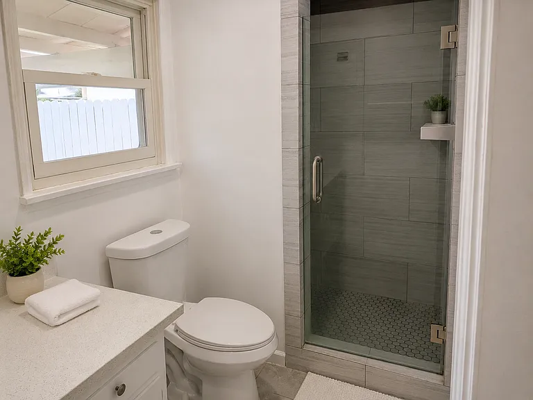 Bathroom 1 in Master