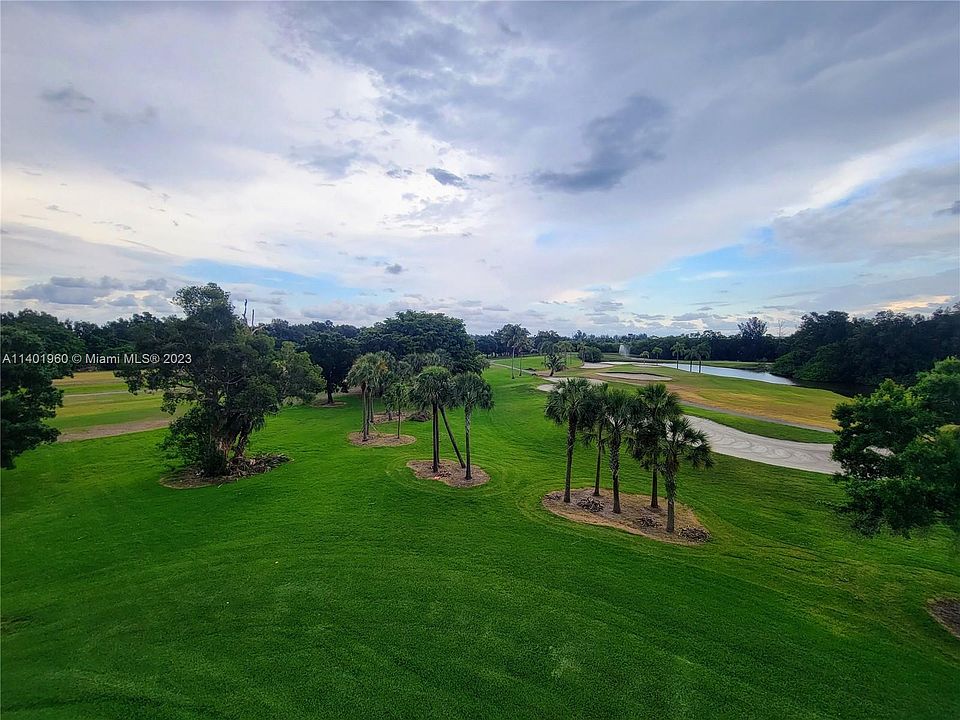 2nd image of 16171 Blatt Blvd #Fairways