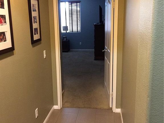 4th image of 27762 Gladstone Dr