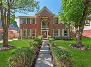 215 Birch Hill Dr, Sugar Land, TX 77479