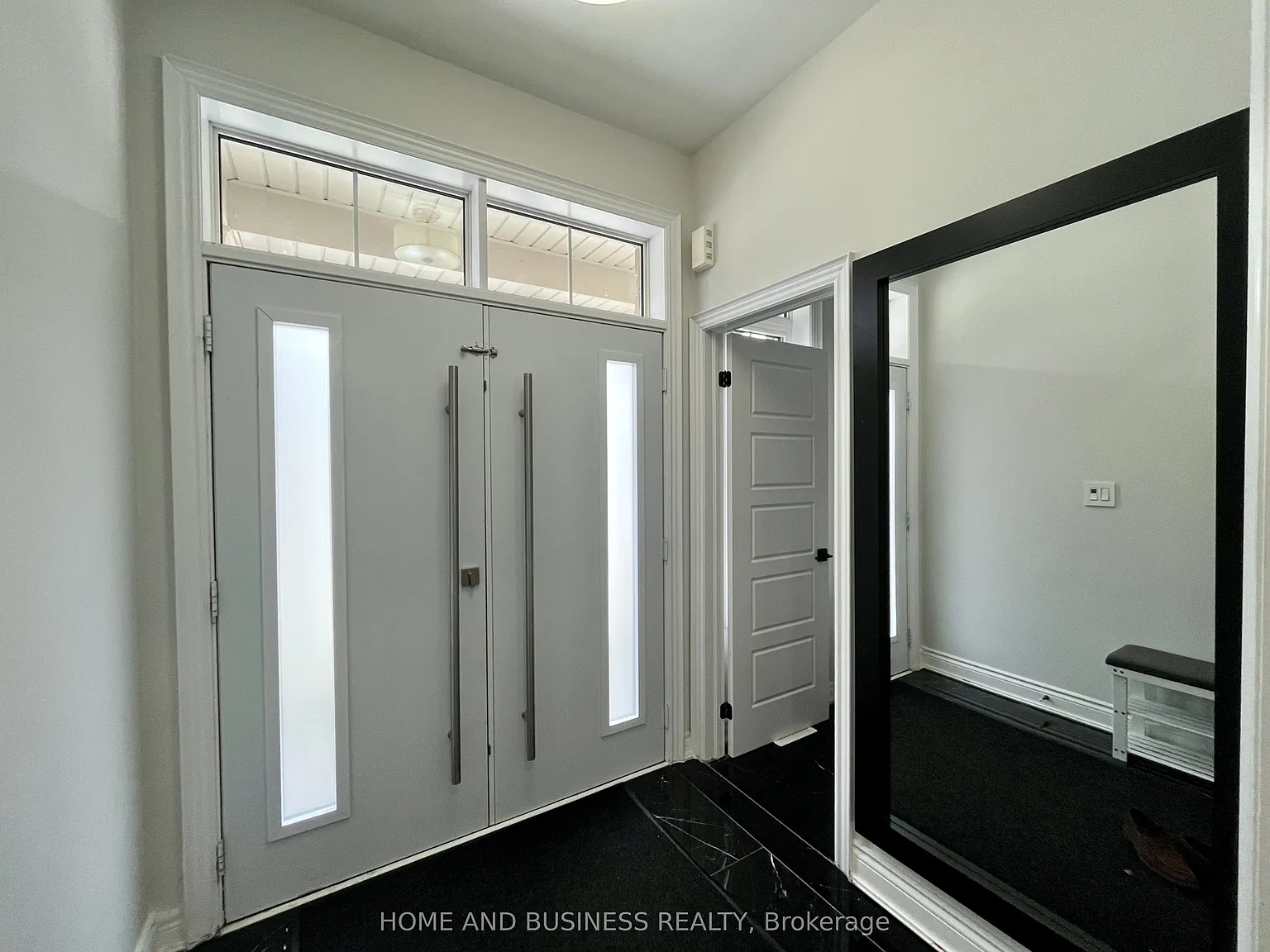 5 bed, $6,800 — Photo 4