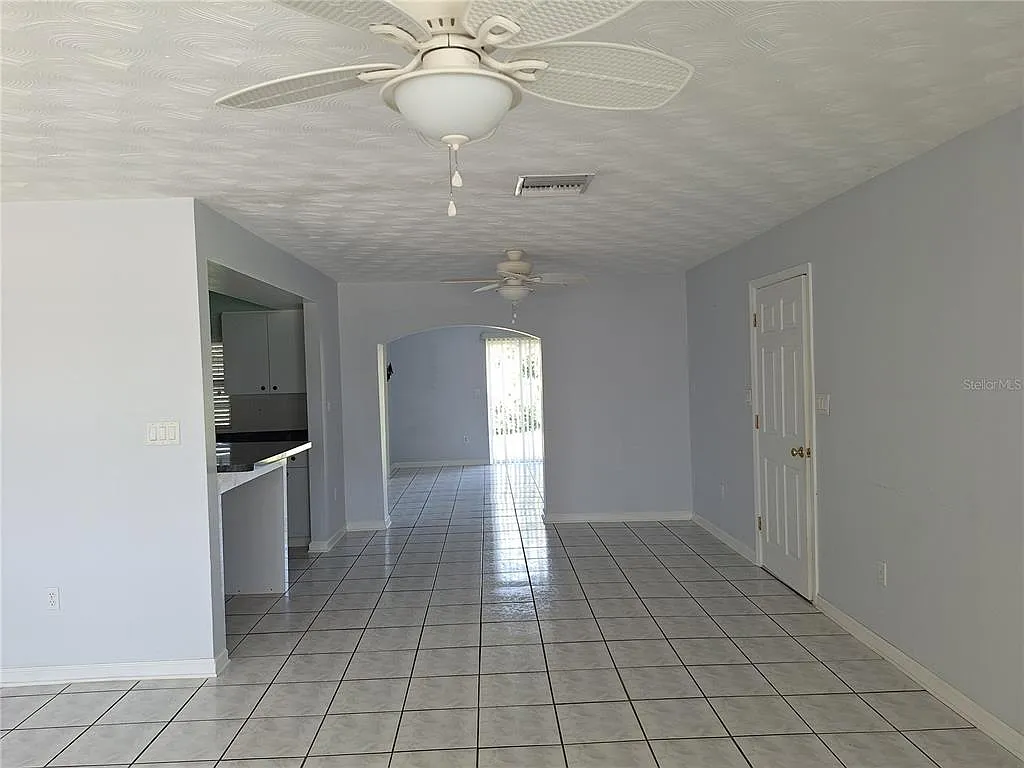 3 bed, 2.0 bath, 1628 sqft, $1,800 — Photo 2