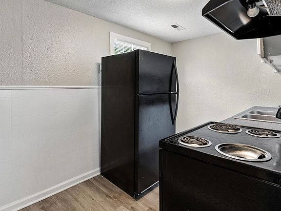 4th image of 3944 40th St N #A