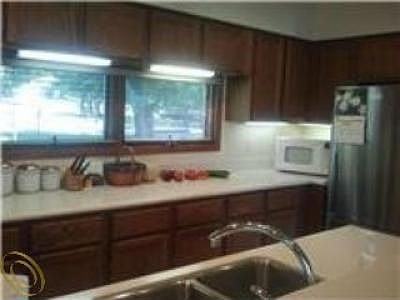 5th image of 1036 Lakeview Dr