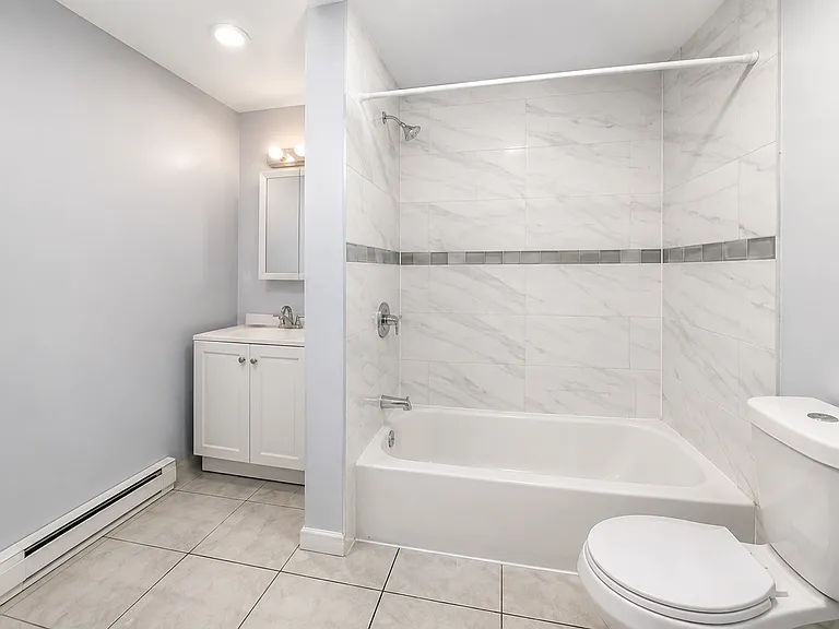 452 15th Ave #2 — Photo 2