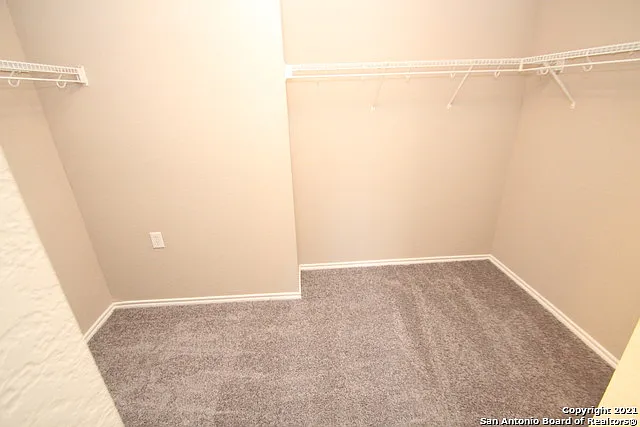 9715 Amber Ledge — Photo 33