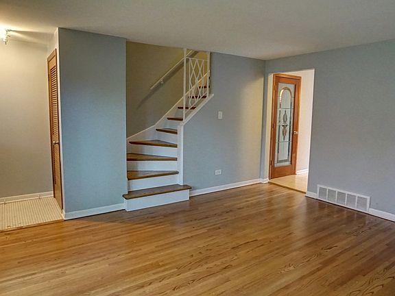 3rd image of 2120 W 111th St Unit D
