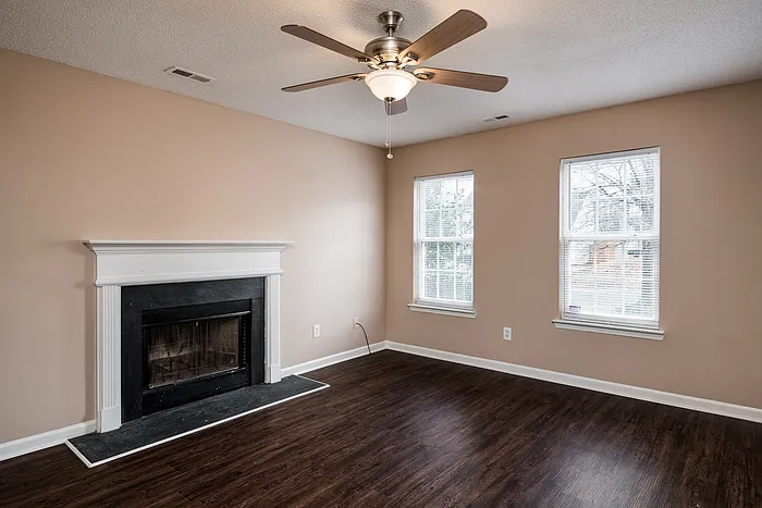 951 Grass Hollow Ct — Photo 32