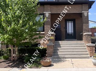 3326 N Sacramento Ave, Chicago, IL 60618