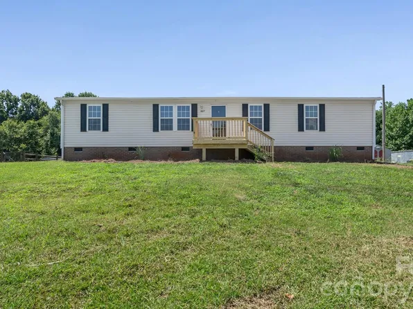 178 Zircon Dr, Statesville, NC 28625