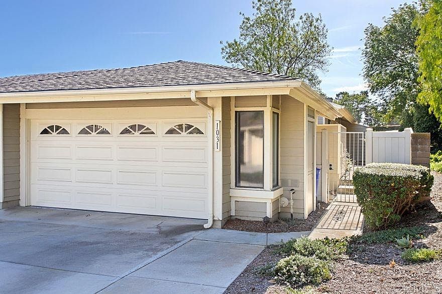 1st image of 1031 Gleneagles Pl