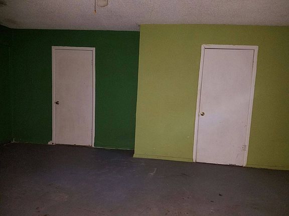 4th image of 5204 Meadowbrook Dr