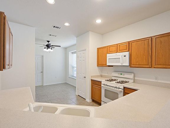 2nd image of 221 Essex Ln