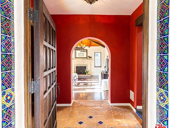 4th image of 10155 Toluca Lake Ave