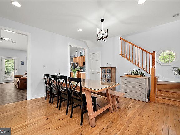 4th image of 9410 Lakeview Dr