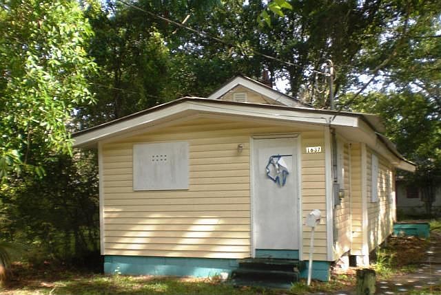 1st image of 1637 W 28th St