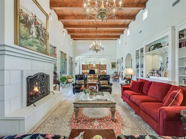 27206 Waterfall Hill Pkwy, Spicewood, TX 78669