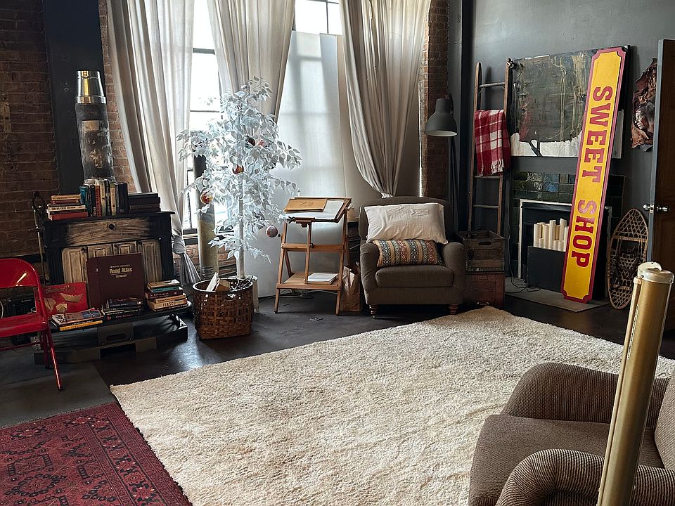 1st image of 3144 W Carroll Ave APT 2H
