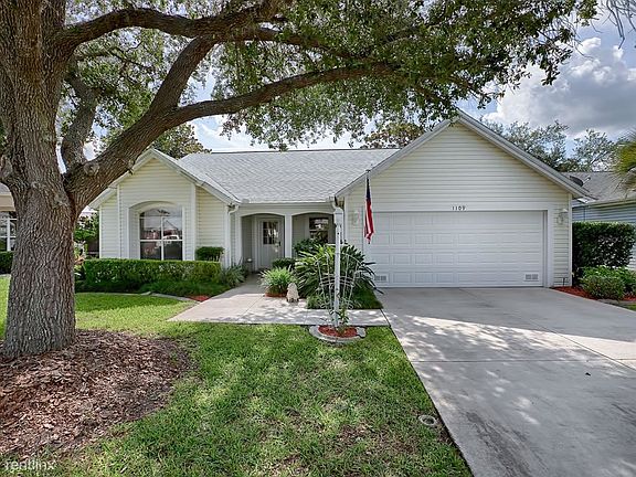 2nd image of 1109R Monterey Ln
