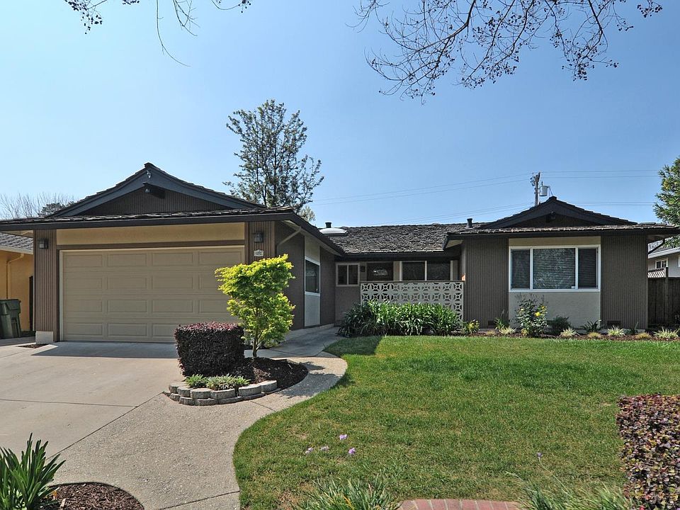 1st image of 2539 Briarwood Dr