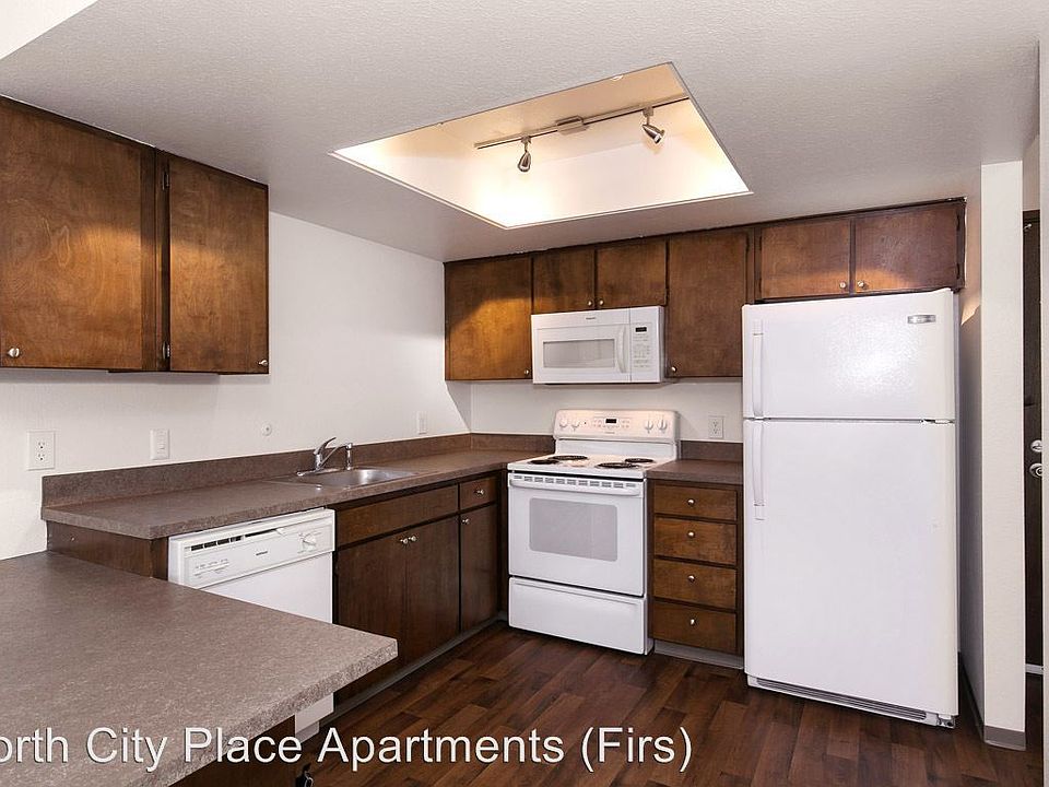 1st image of 1548 NE 177th St APT 303