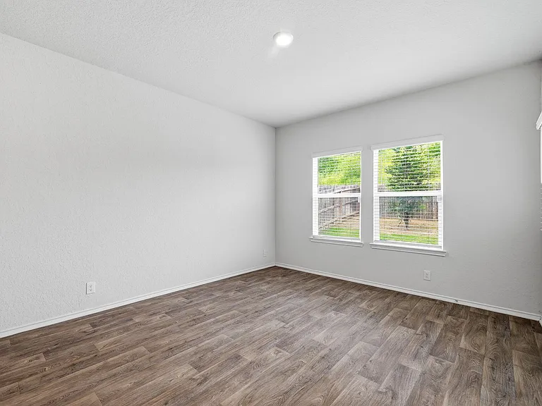 6630 Greensleeves — Photo 10