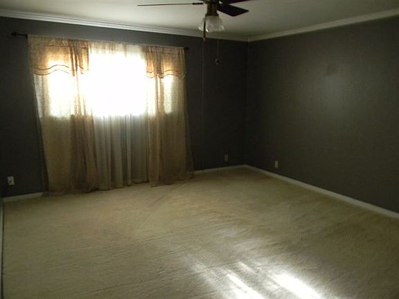 5th image of 2117 Monterrey Dr
