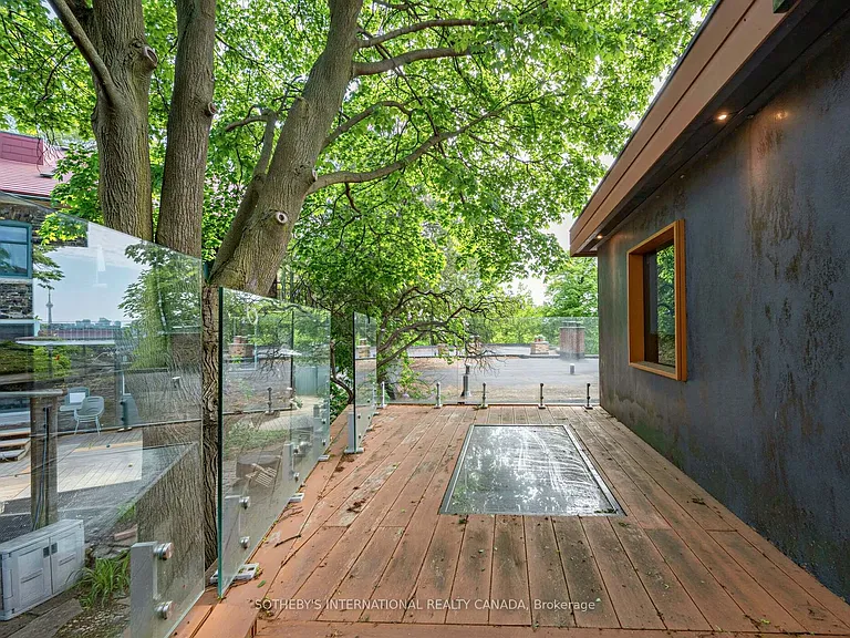 32 Regal Rd — Photo 28