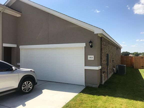 Side of house: 1313 Eagle ridge trail