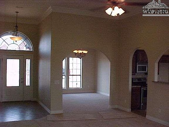 3rd image of 1022 Taylor Ln