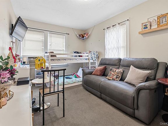 3rd image of 5 Bush Ave #2